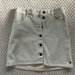 beige skirt